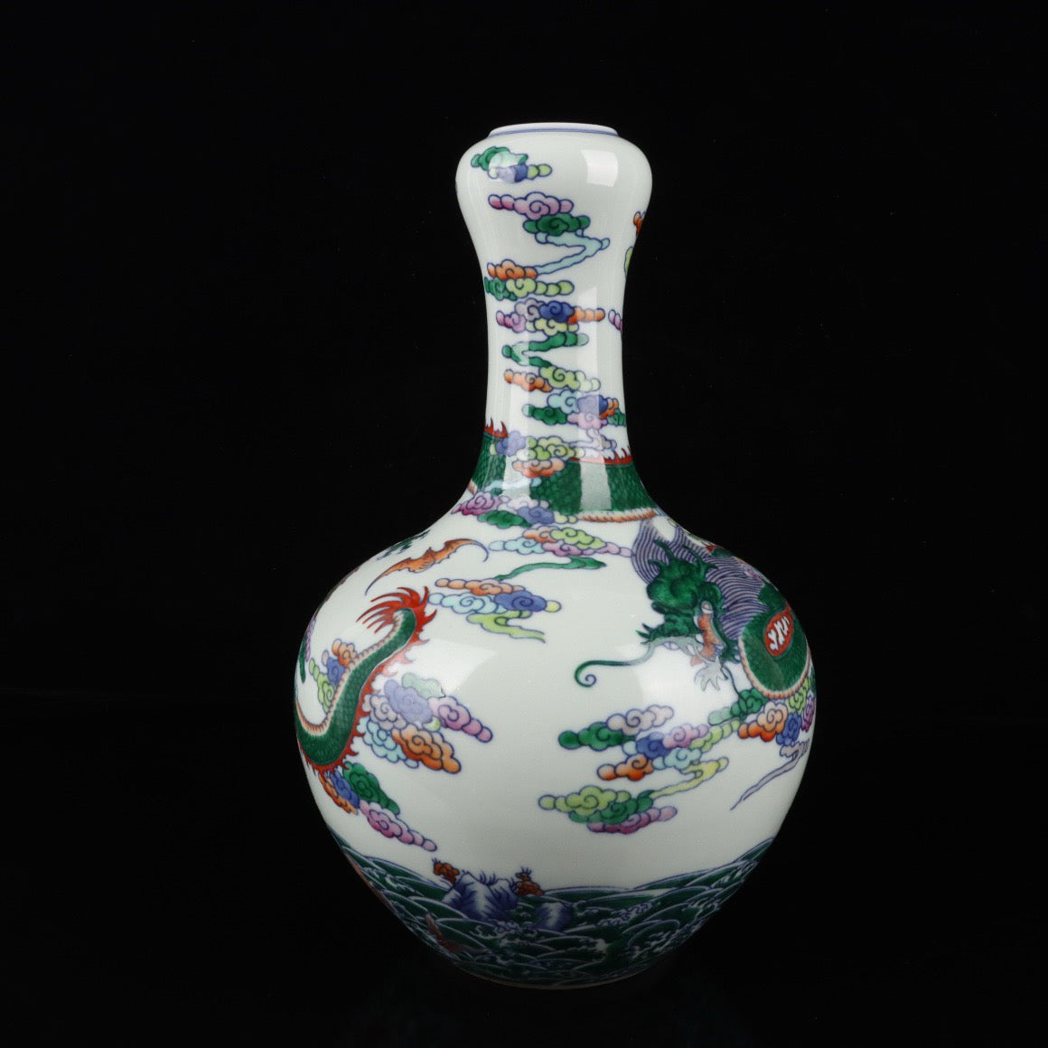 Blue and white Dou Cai Yun Long Wen Garlic Bottle