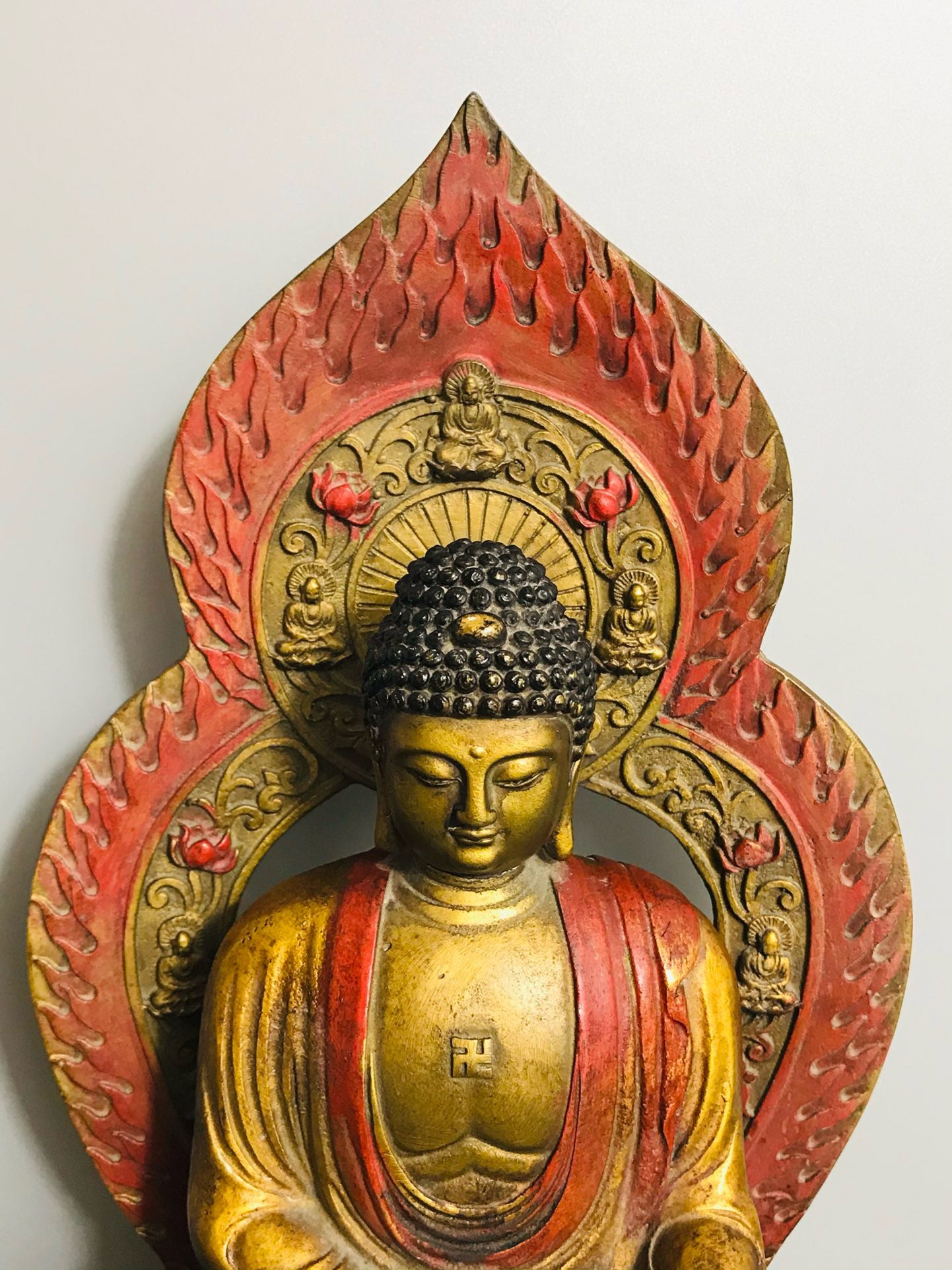 Chinese antique bronze colored Buddha statue figurine ornaments