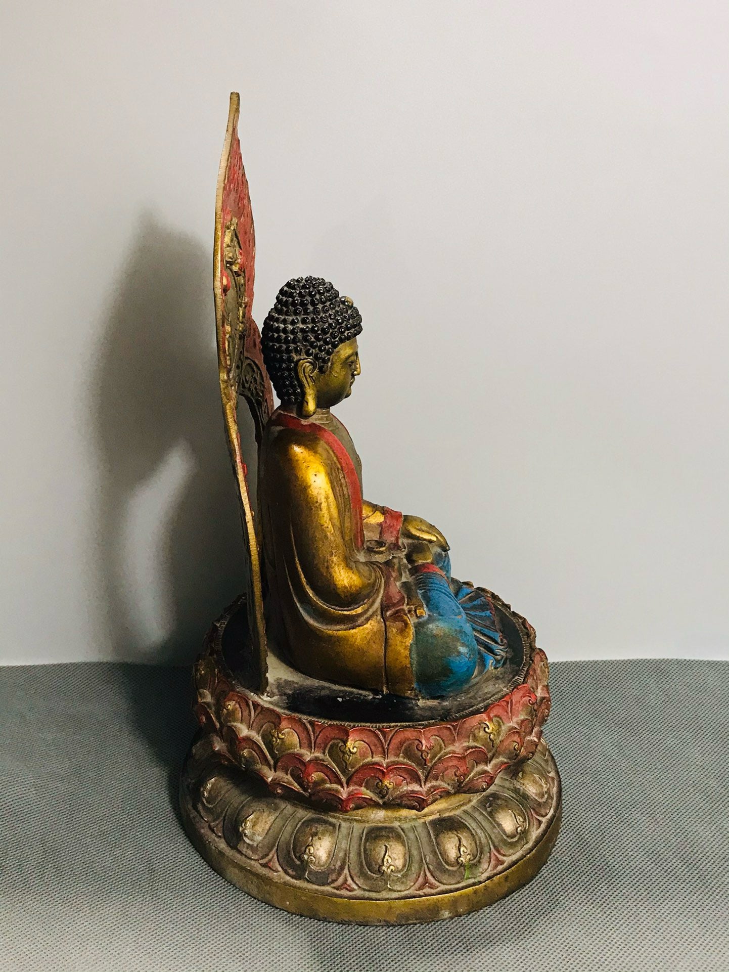 Chinese antique bronze colored Buddha statue figurine ornaments