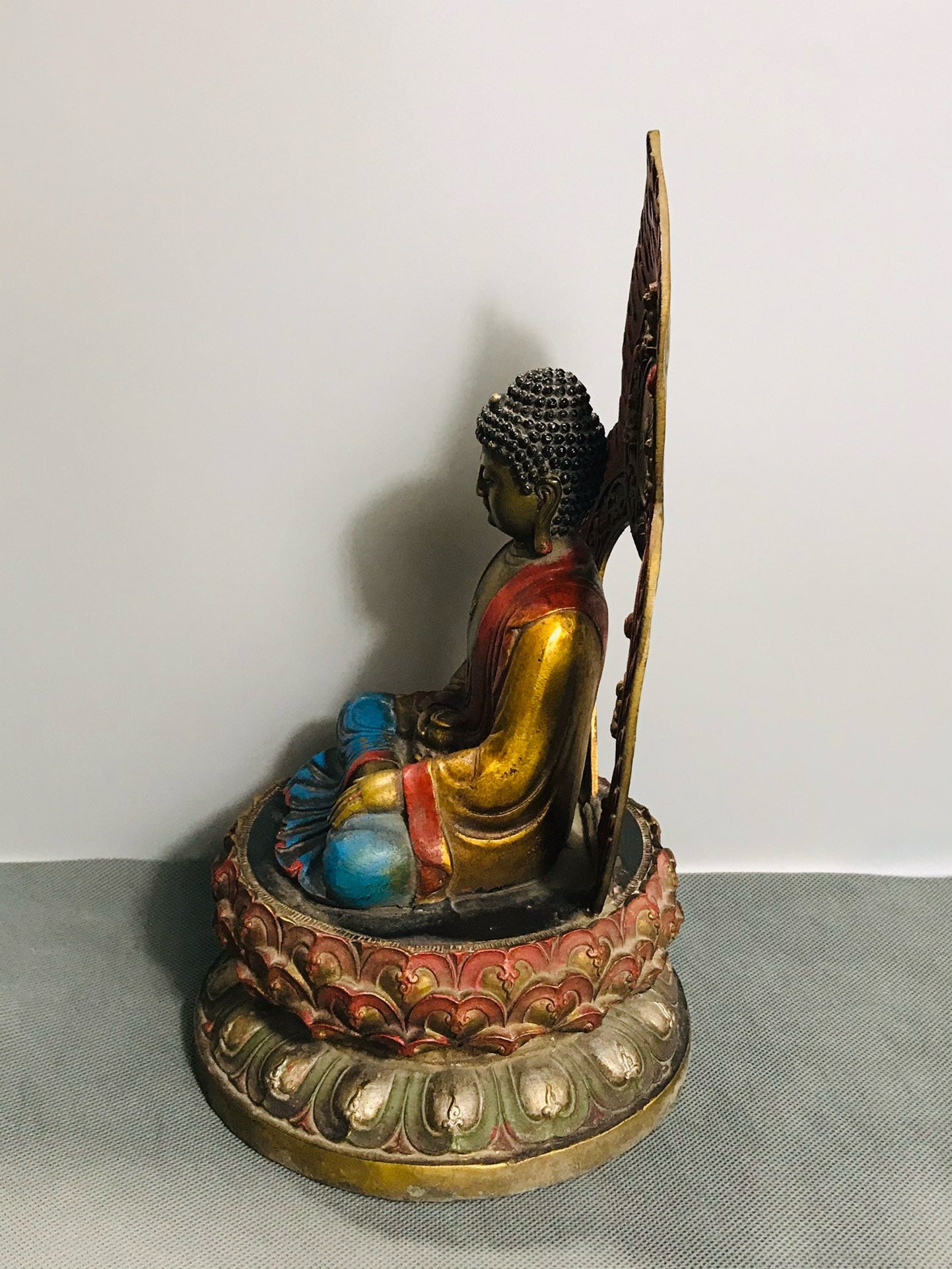 Chinese antique bronze colored Buddha statue figurine ornaments