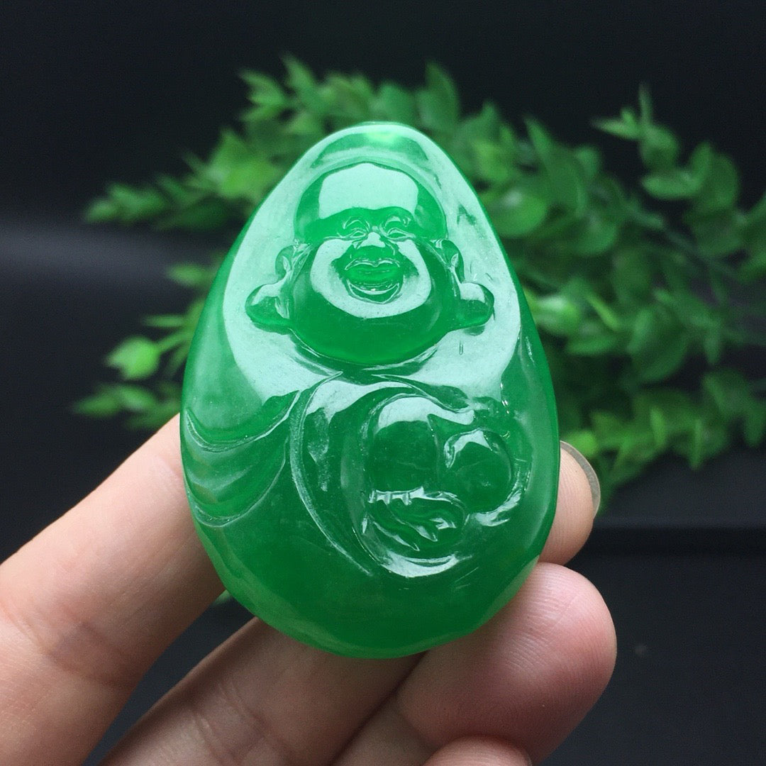 Ice Green Jade Following the Shape Buddha