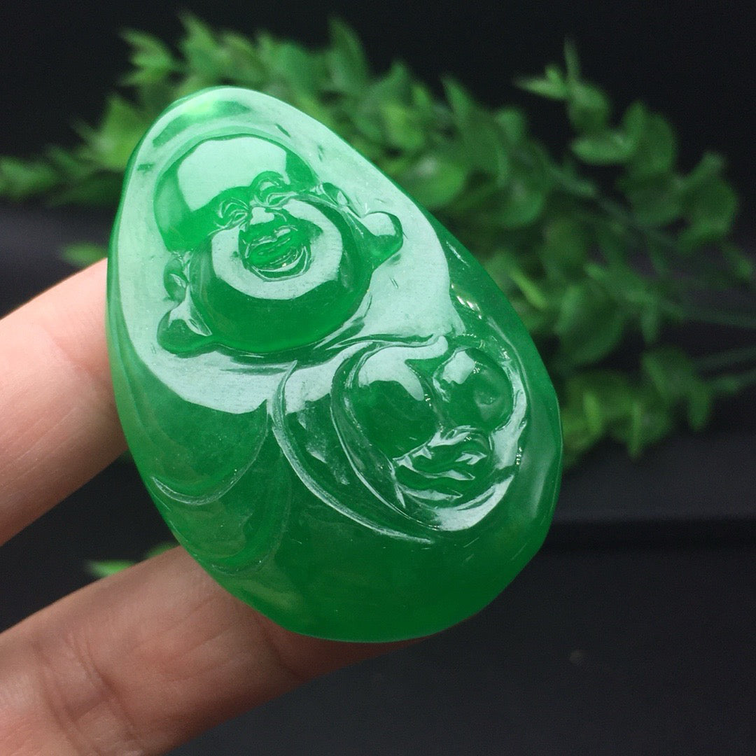 Ice Green Jade Following the Shape Buddha
