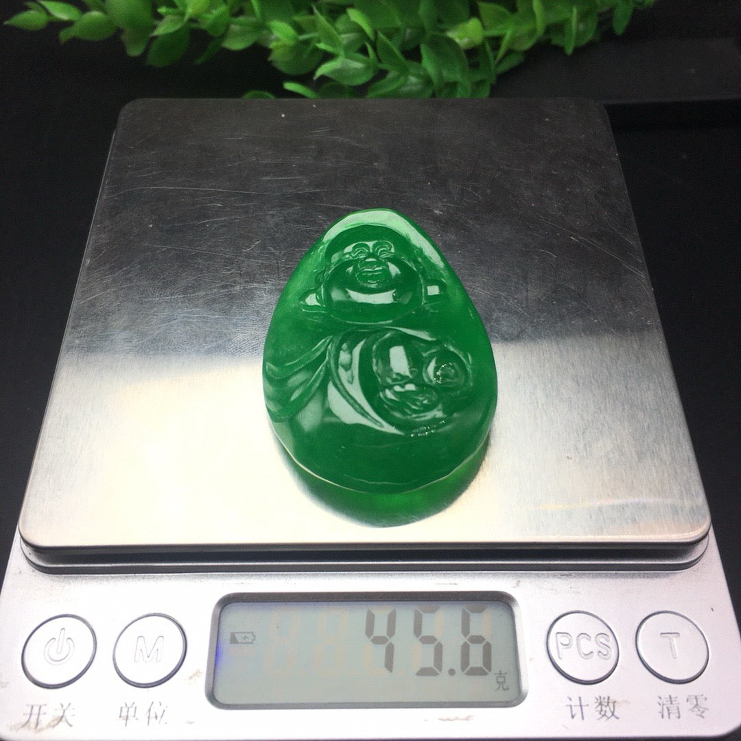 Ice Green Jade Following the Shape Buddha