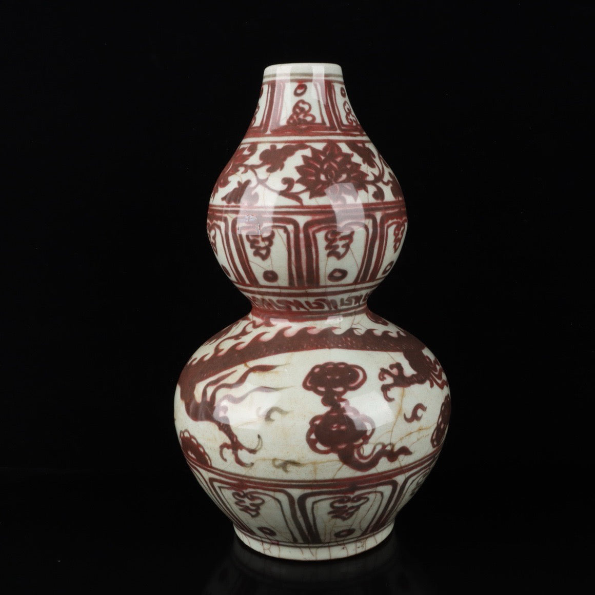 A pair of cloud and dragon patterned gourd bottles