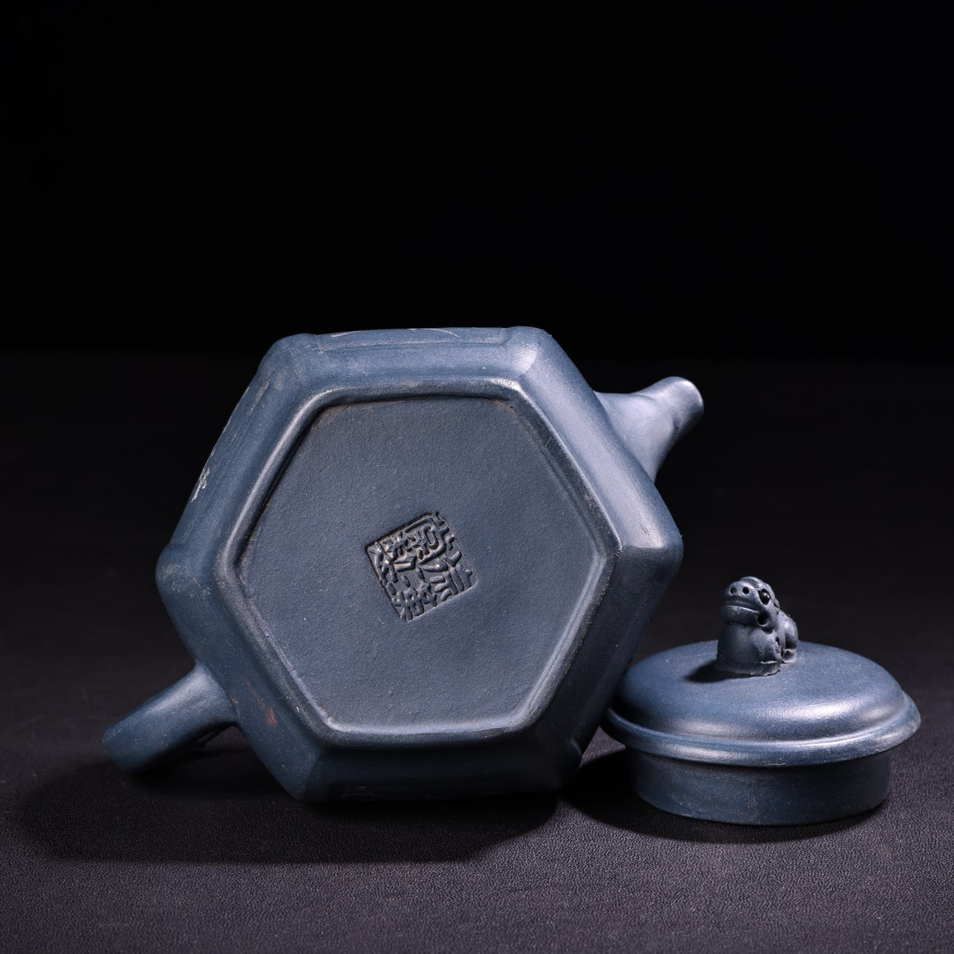 A handmade raw ore azure purple clay teapot