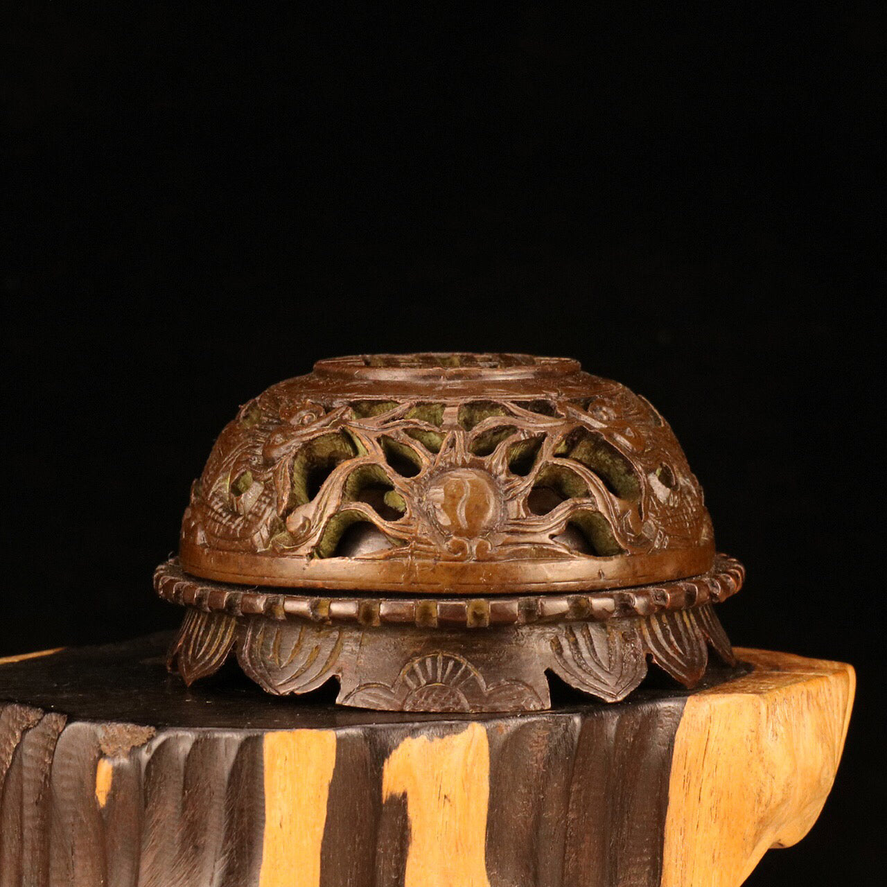 Chinese antique Longgai incense box incense burner