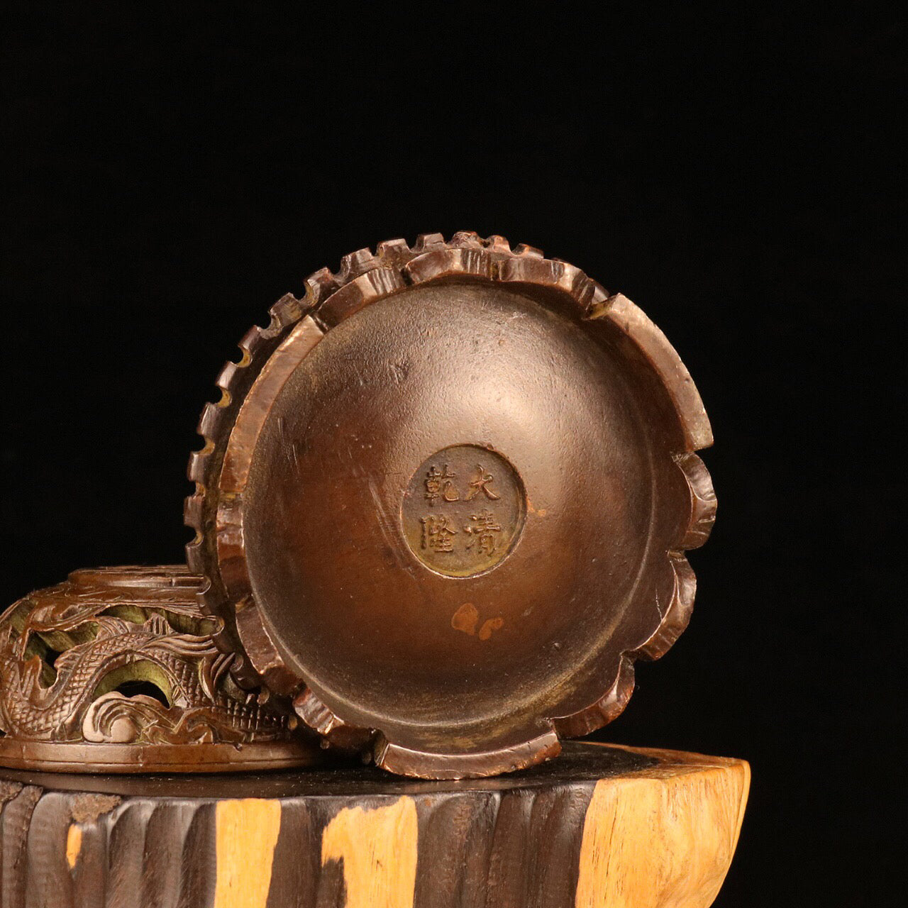 Chinese antique Longgai incense box incense burner
