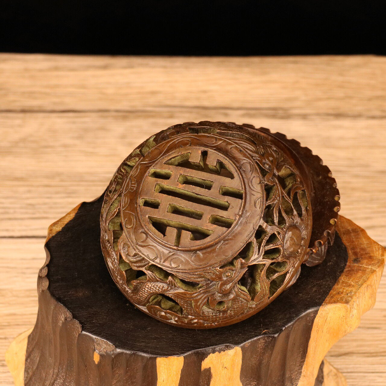 Chinese antique Longgai incense box incense burner