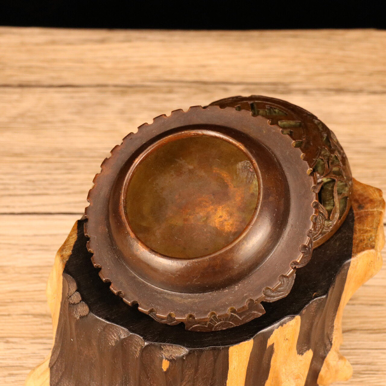 Chinese antique Longgai incense box incense burner
