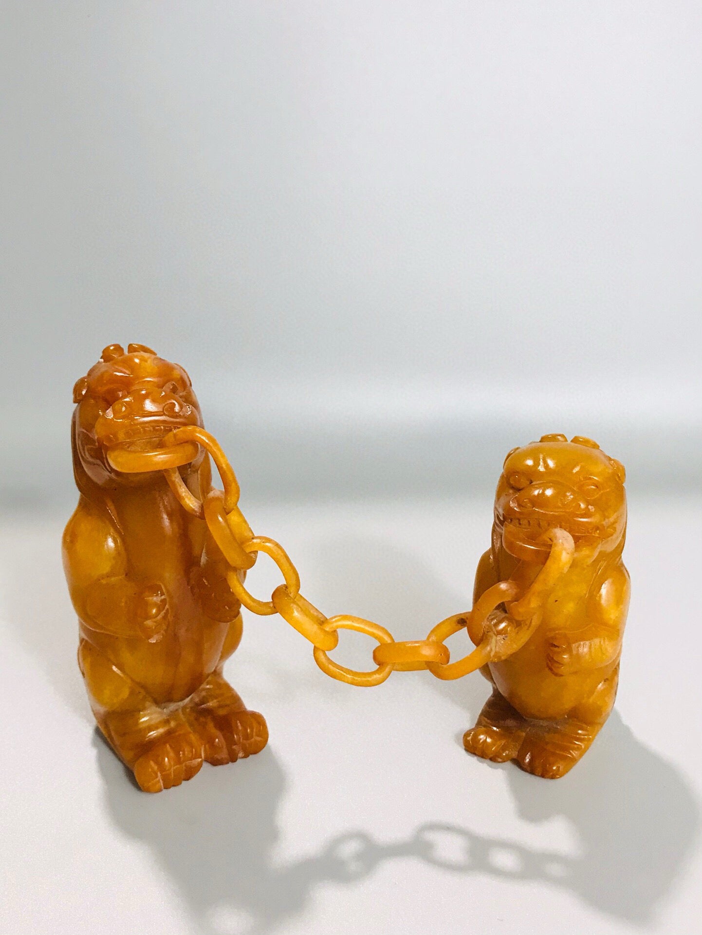 Chinese antique Shoushan Tian Huangshi fine craftsmanship chain mother child animal ornament