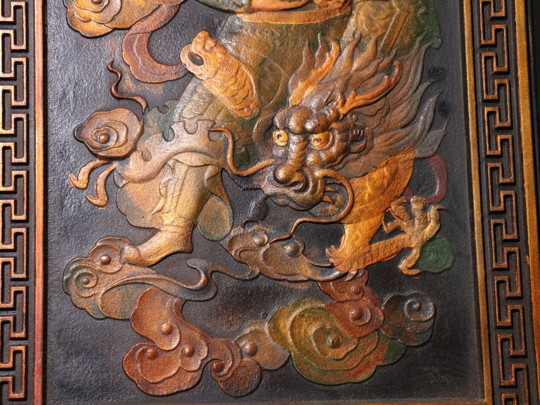 Old wooden tire painted with gold, featuring a pair of door gods named Wei Chi Gong and Qin Shu Bao