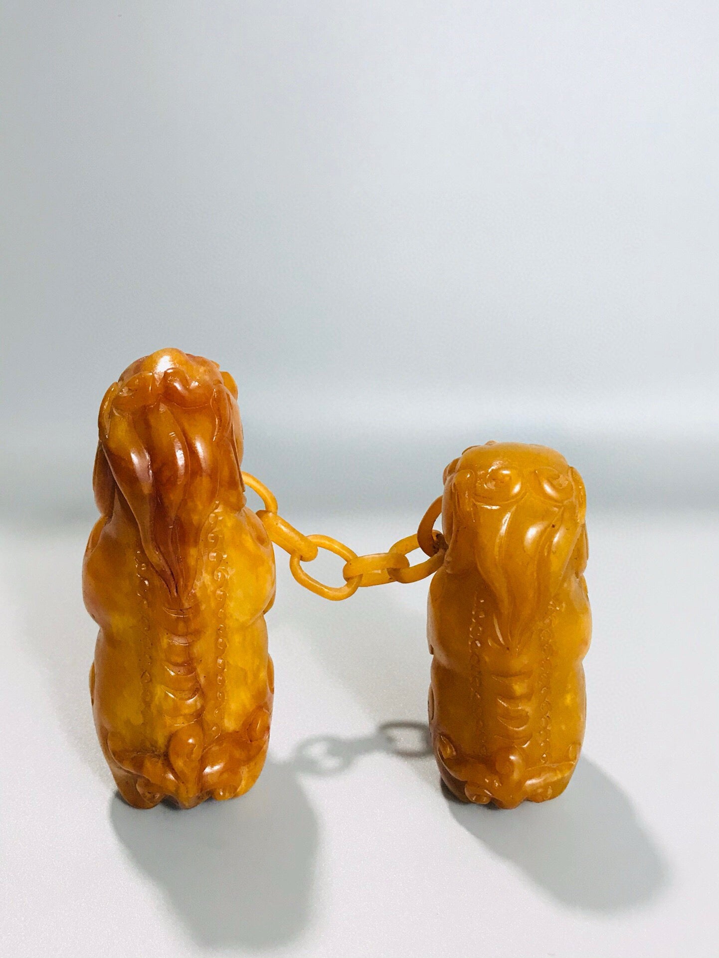 Chinese antique Shoushan Tian Huangshi fine craftsmanship chain mother child animal ornament