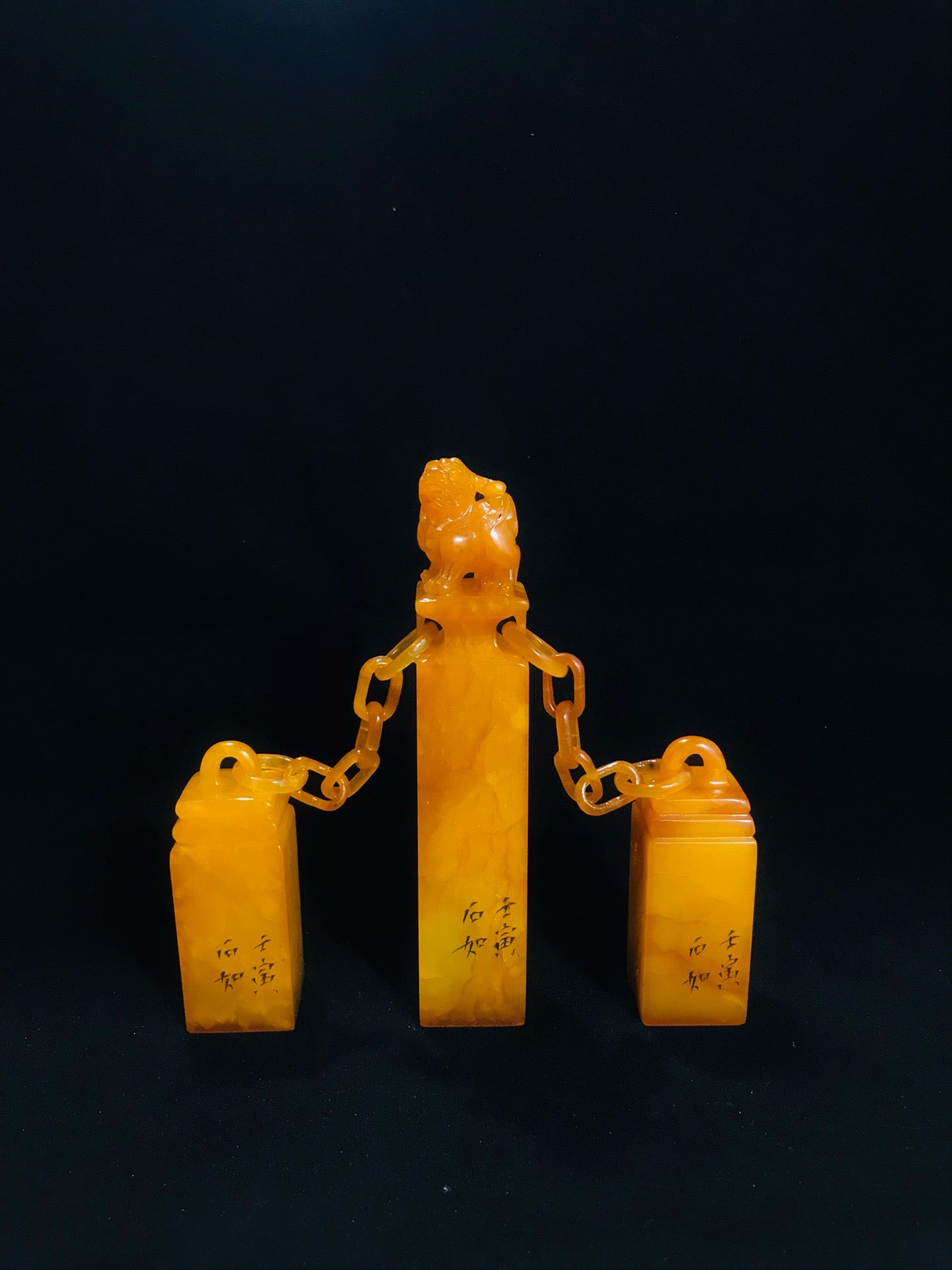 Chinese antique Shoushan Tian Huangshi three chain seal ornament