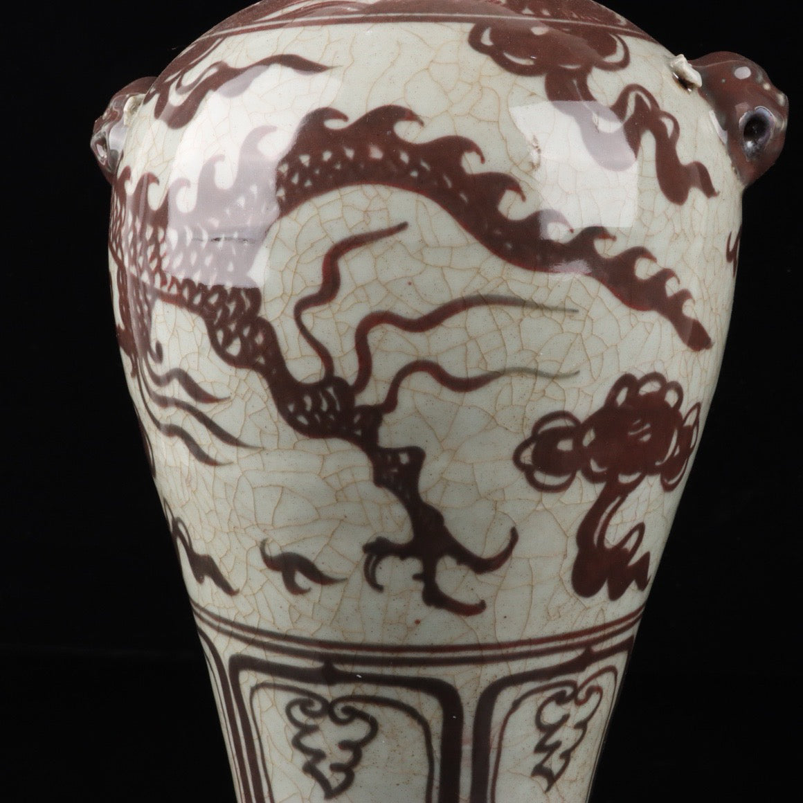 A pair of plum vases with cloud and dragon patterns