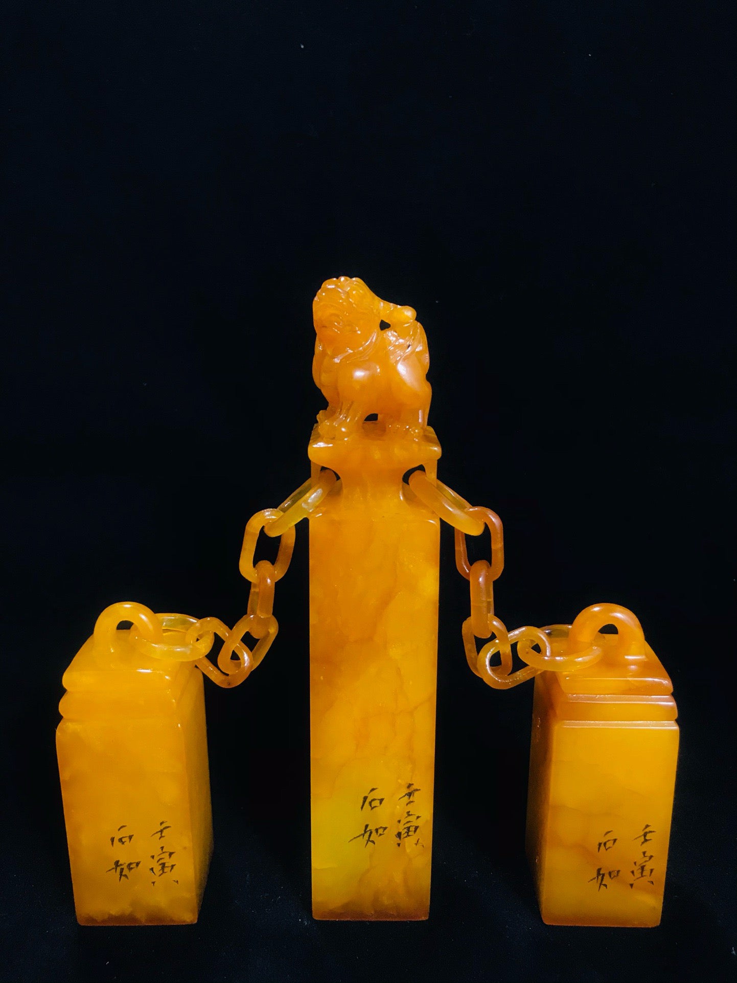 Chinese antique Shoushan Tian Huangshi three chain seal ornament