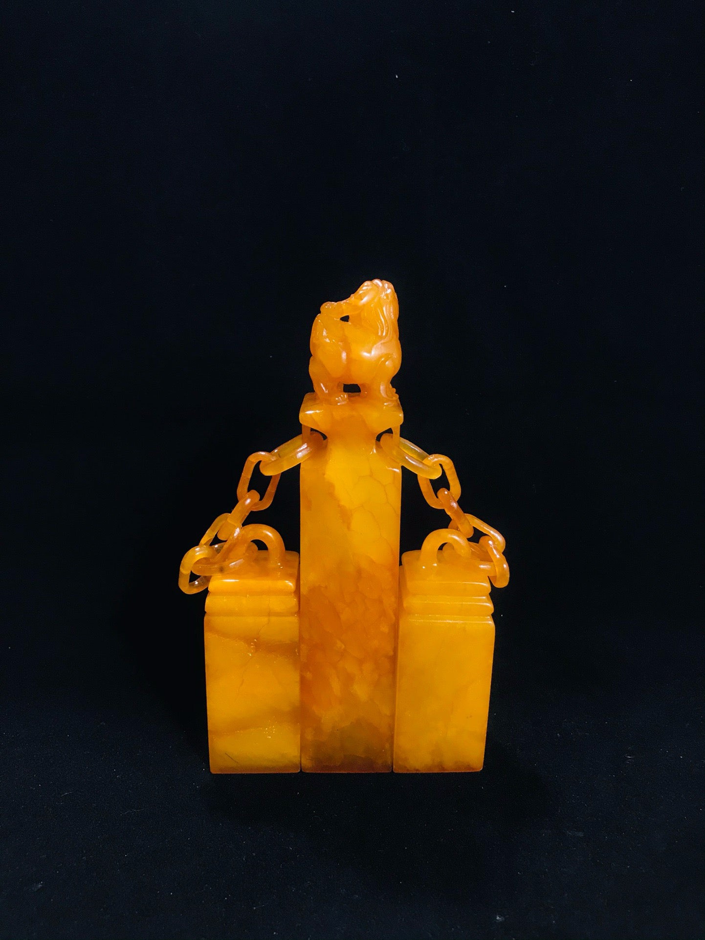 Chinese antique Shoushan Tian Huangshi three chain seal ornament