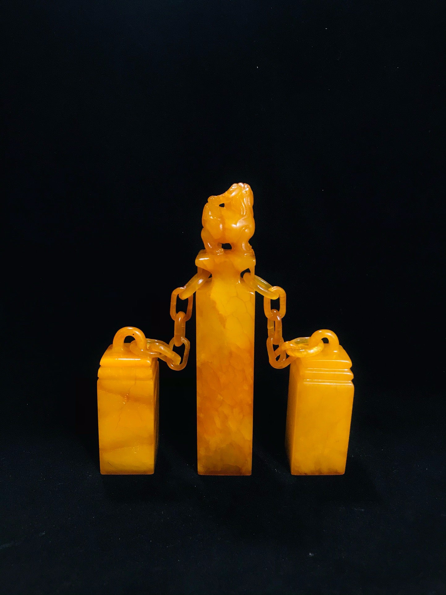 Chinese antique Shoushan Tian Huangshi three chain seal ornament