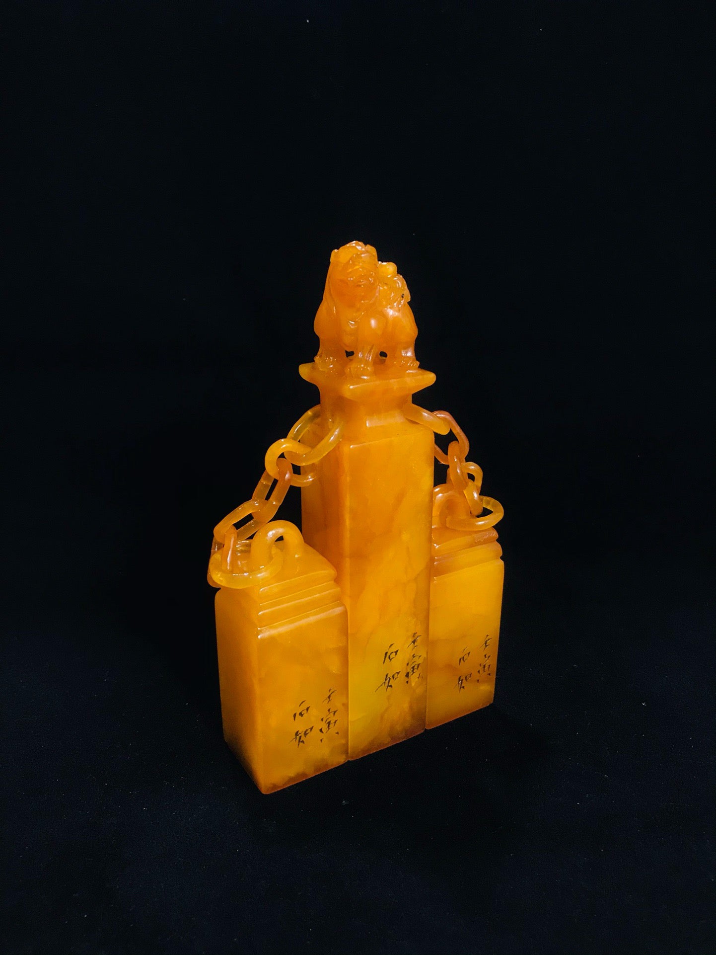 Chinese antique Shoushan Tian Huangshi three chain seal ornament