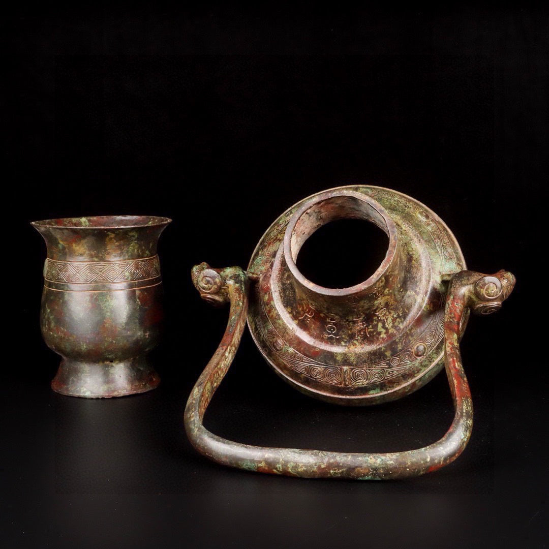 Chinese antique bronze lifting beam teapot