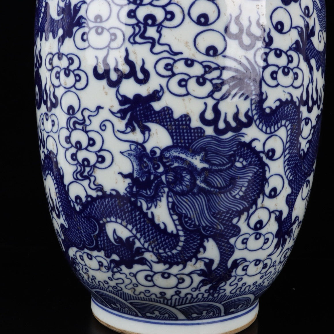 A pair of blue and white cloud dragon patterned beast ear bottles