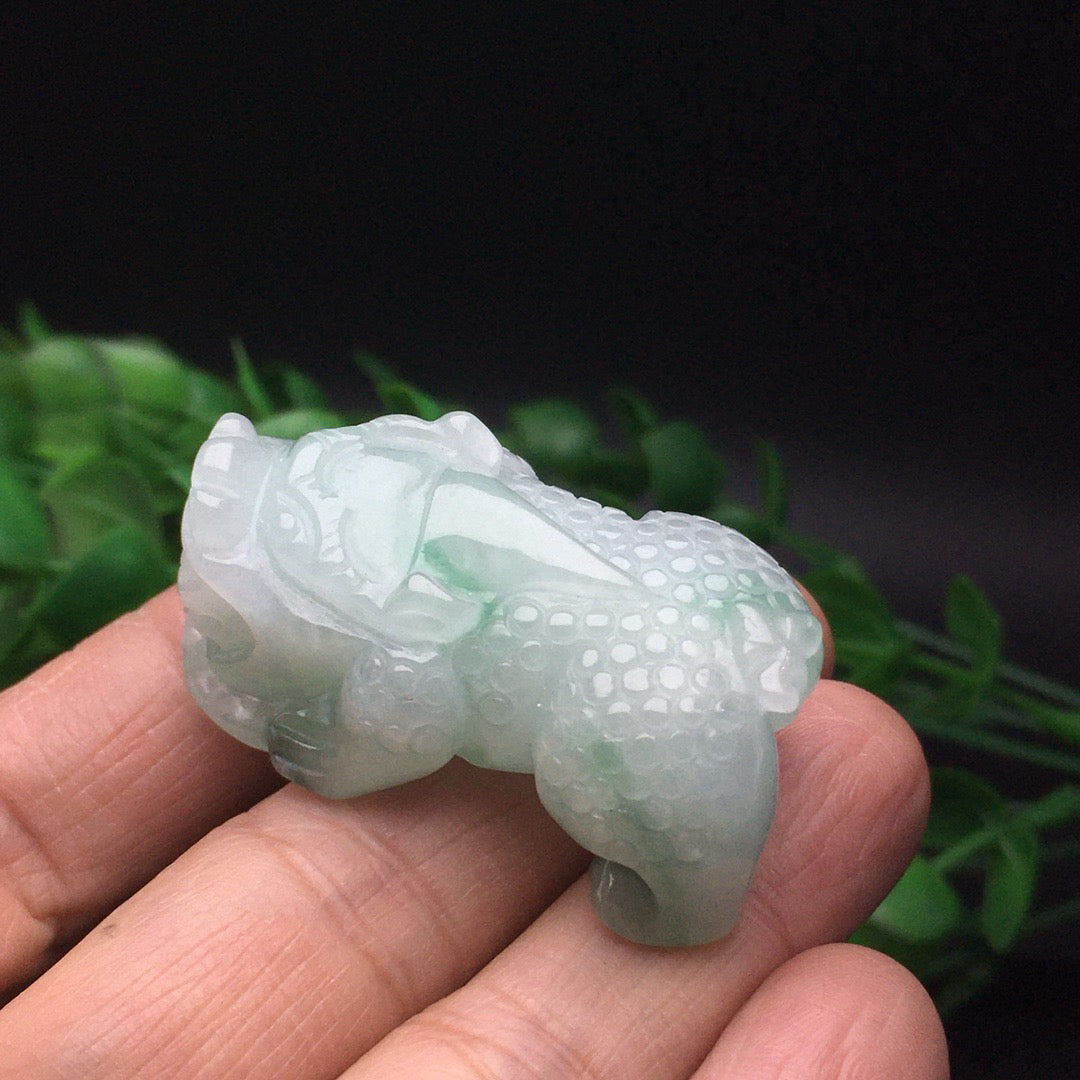 Chinese antique white background green three-dimensional Pixiu