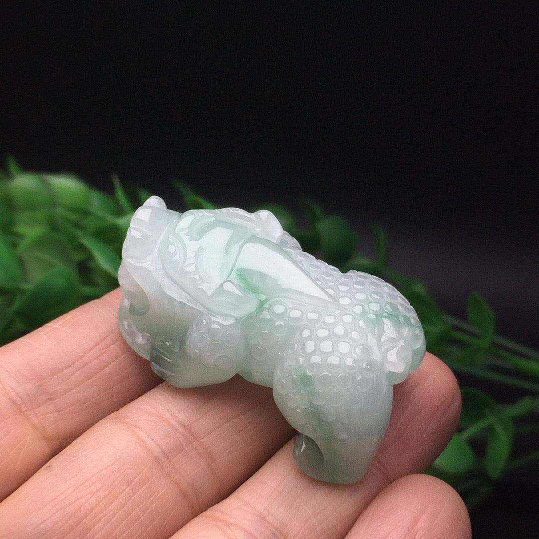 Chinese antique white background green three-dimensional Pixiu