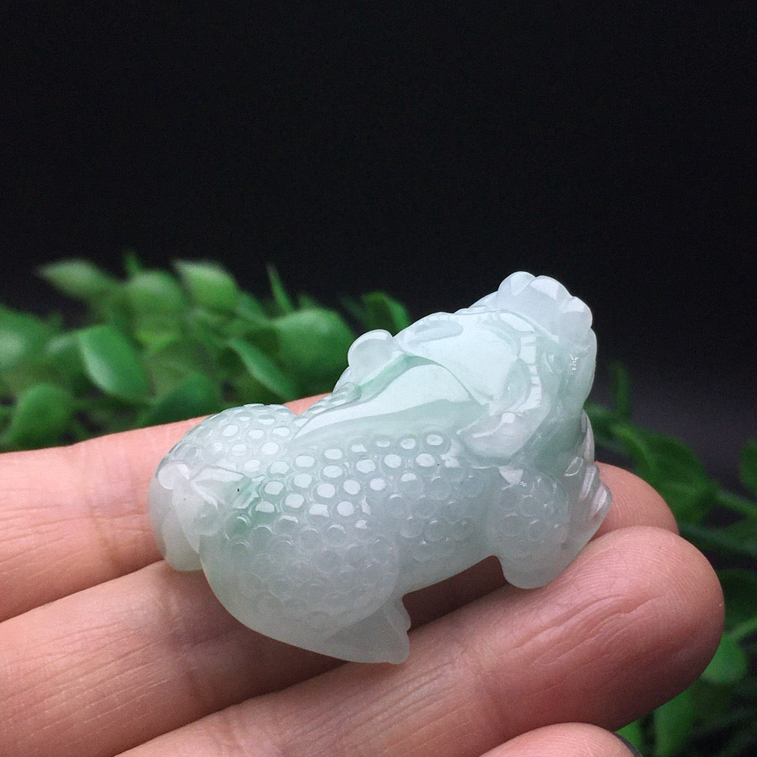 Chinese antique white background green three-dimensional Pixiu