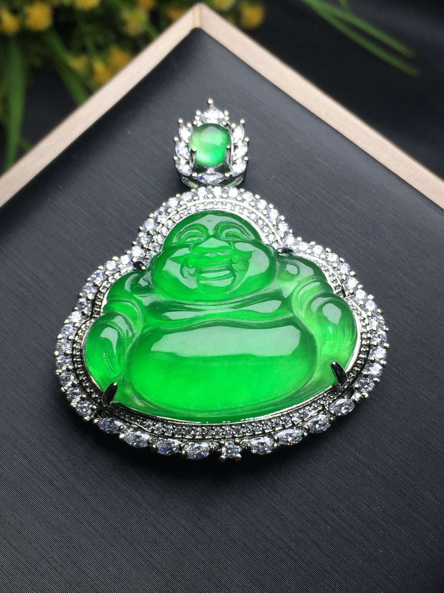 Ice green back cover inlaid with Buddha statue