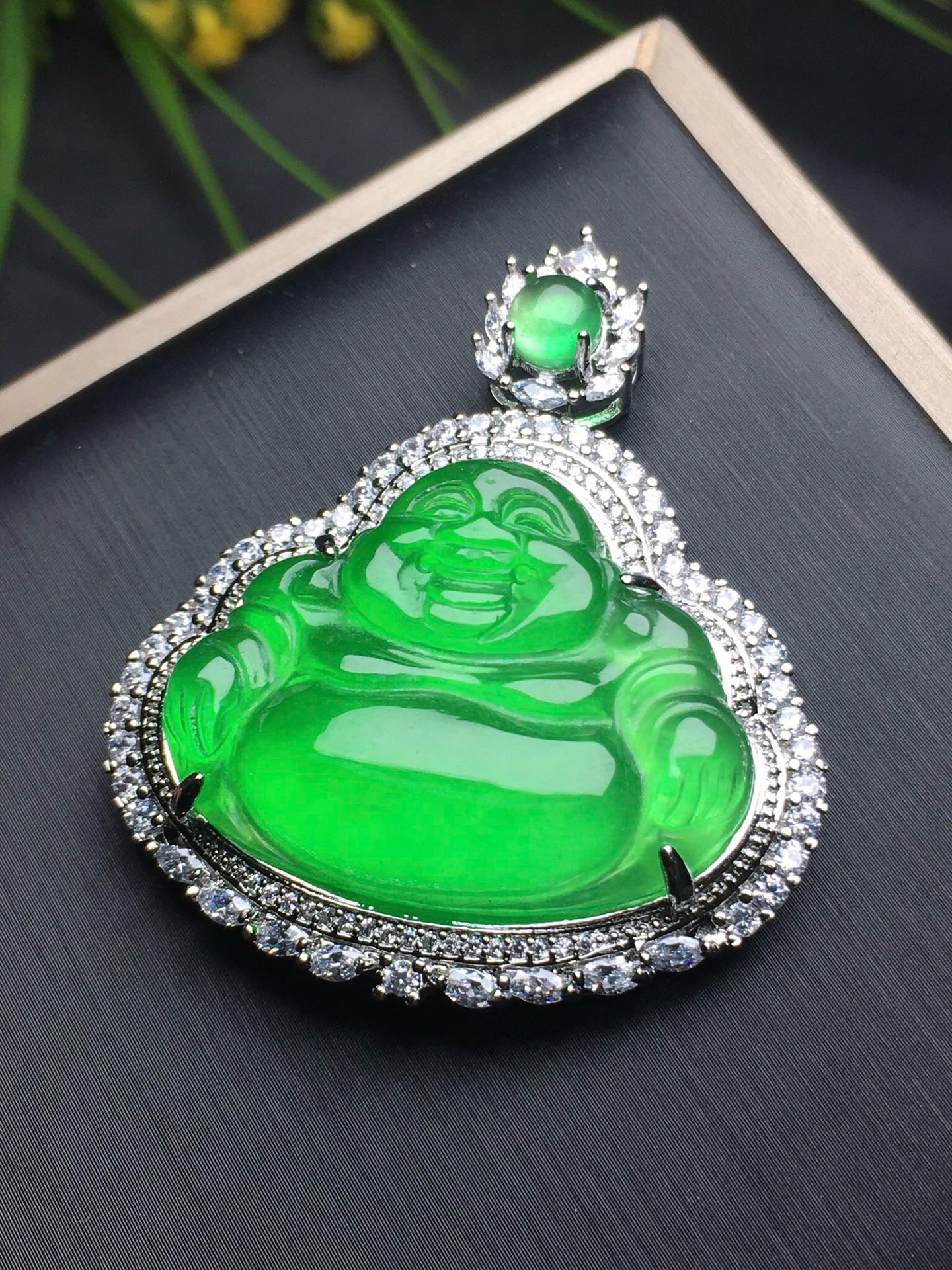 Ice green back cover inlaid with Buddha statue