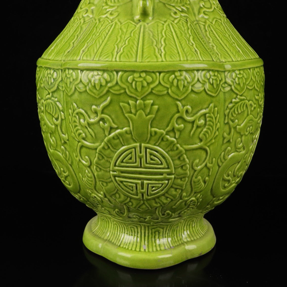 Monochrome glazed relief dragon patterned double ear vase