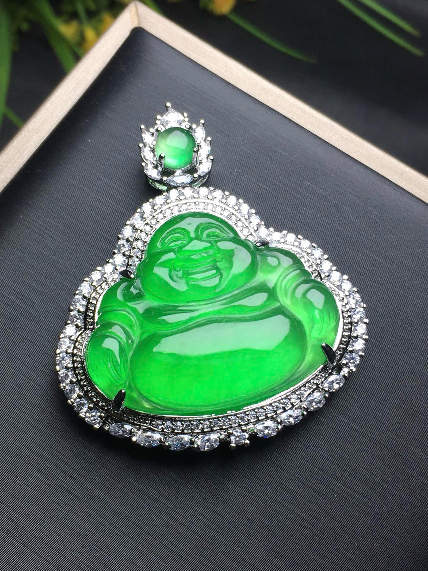 Ice green back cover inlaid with Buddha statue