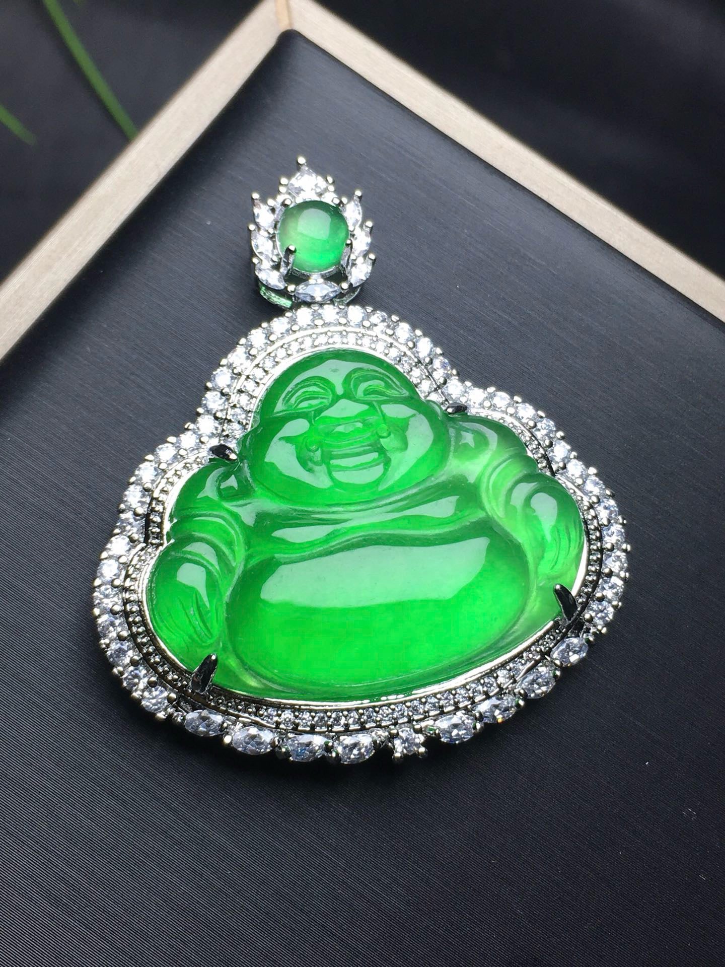 Ice green back cover inlaid with Buddha statue