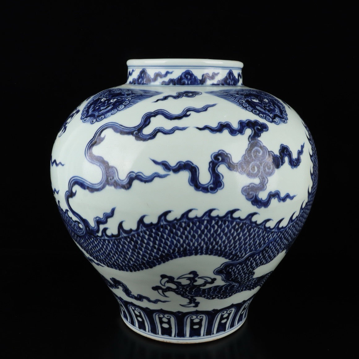 Blue and white cloud dragon patterned jar