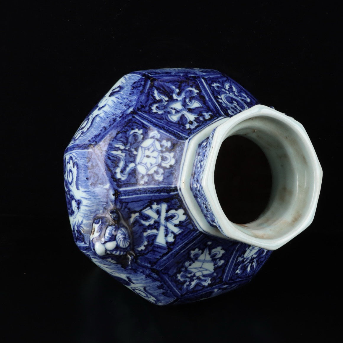 Blue and white character stories, patterned beast ear jar