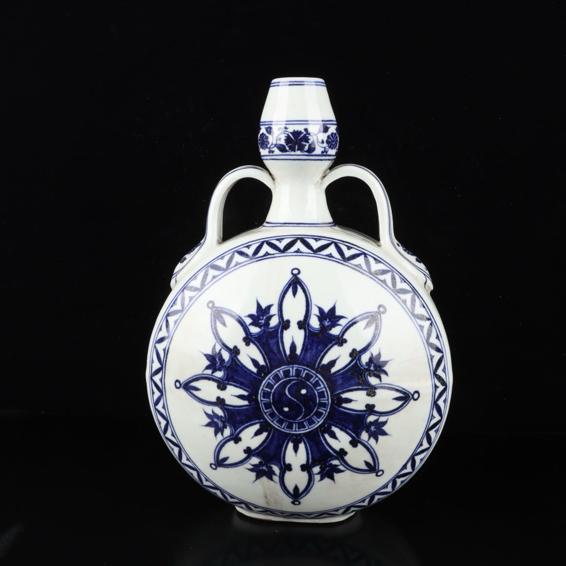 Blue and white flower patterned double ear moon hugging vase