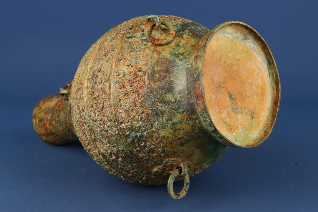 Chinese antique bronze chain bottle