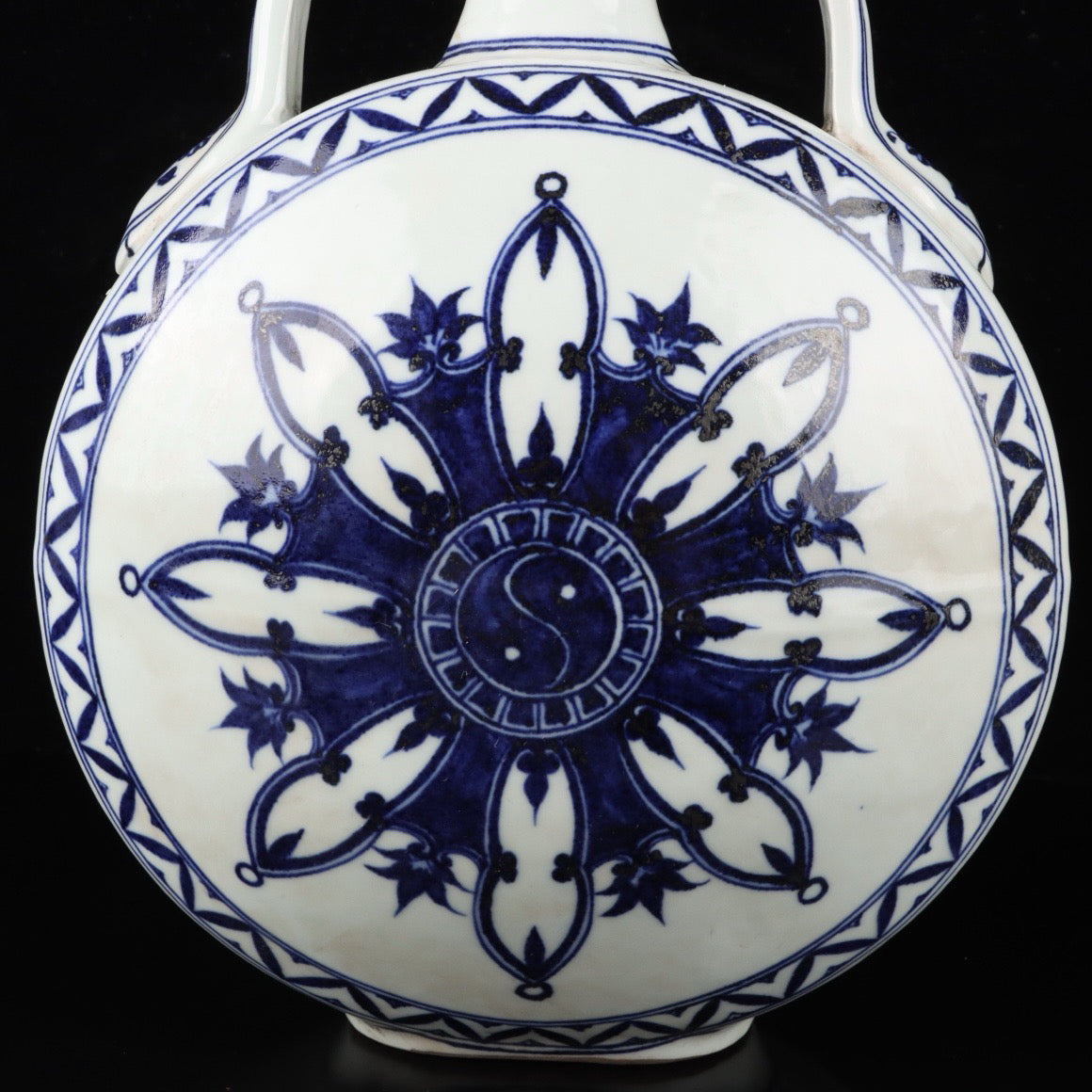 Blue and white flower patterned double ear moon hugging vase