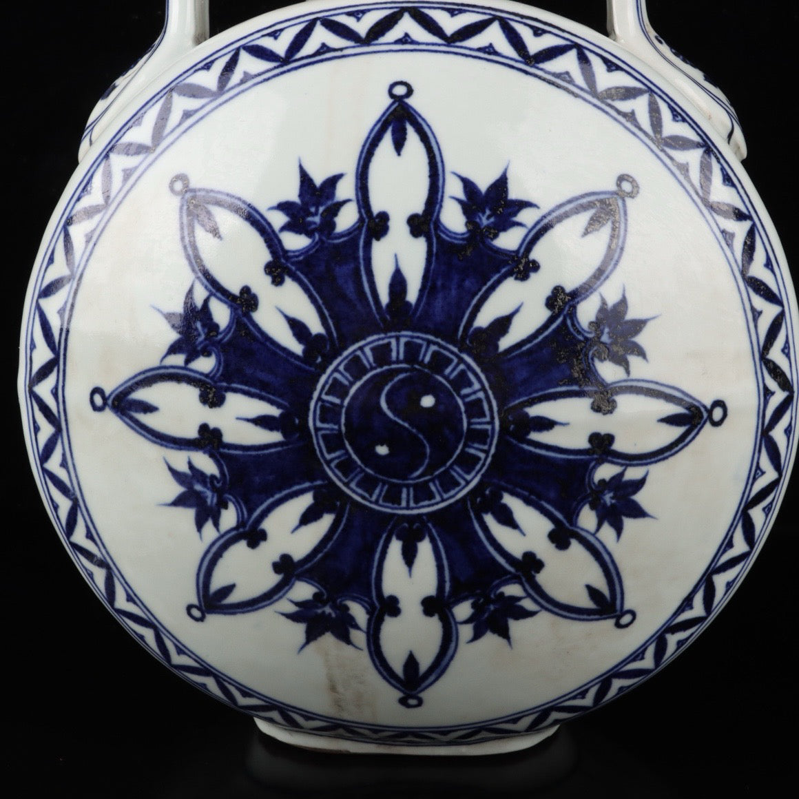 Blue and white flower patterned double ear moon hugging vase