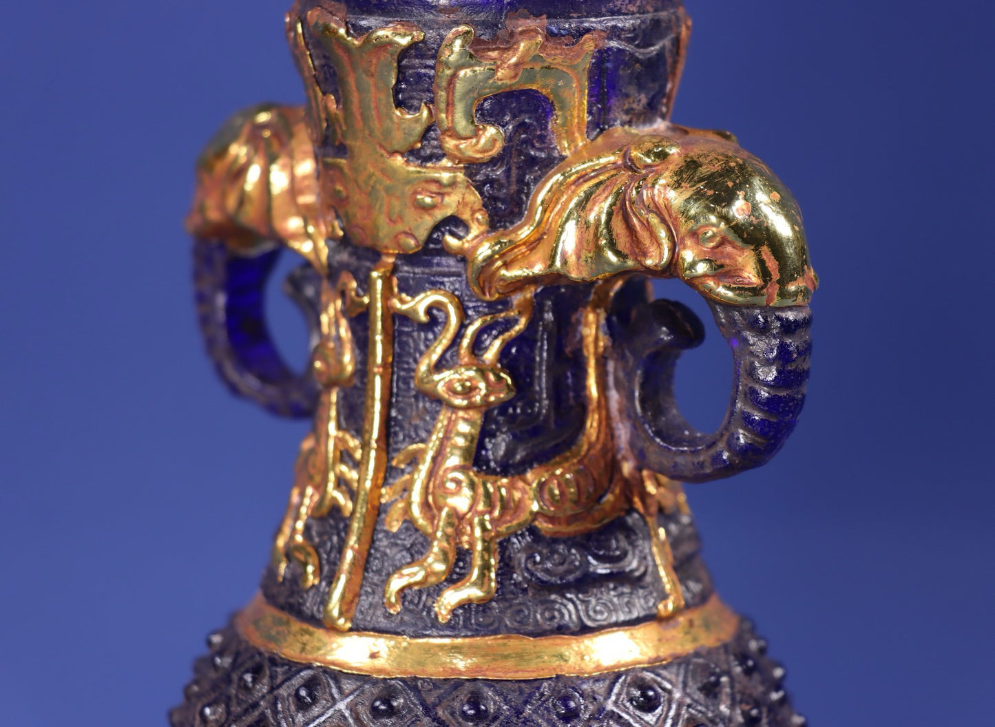 Chinese Antique Old Glass Wrapped Gold Double Ear Bottle