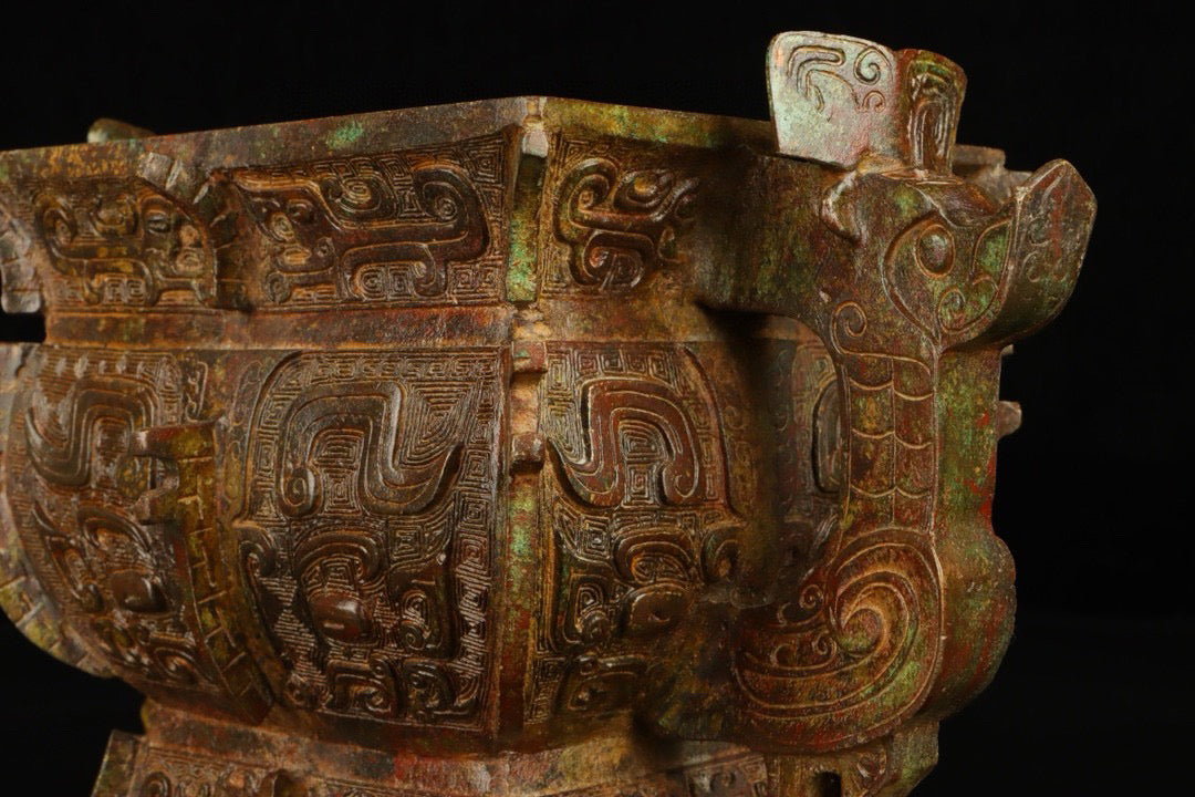 Chinese Antique Bronze Beast Face Double Dragon Gui