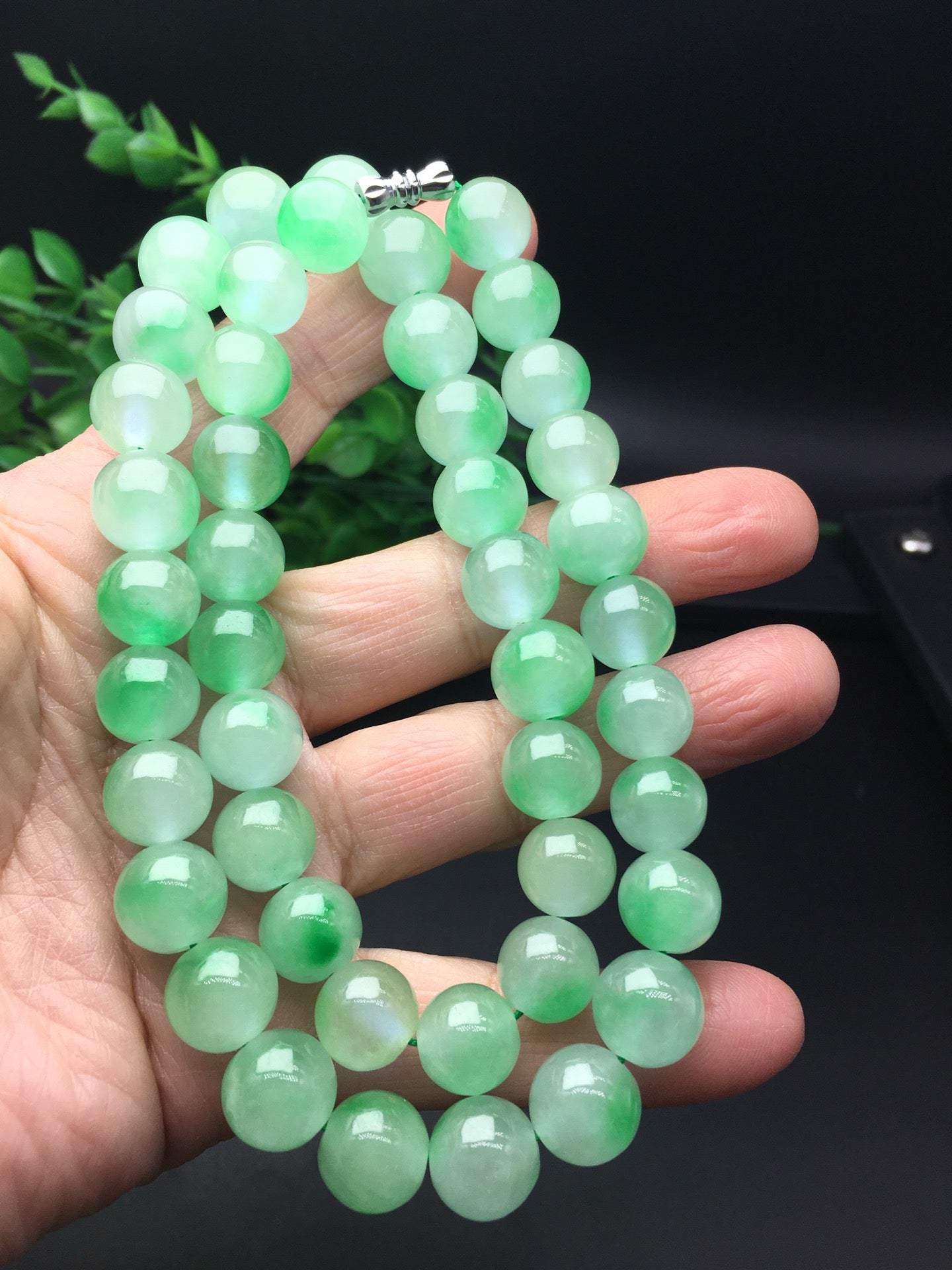 Ice floating green round bead jade necklace bracelet set of two pieces