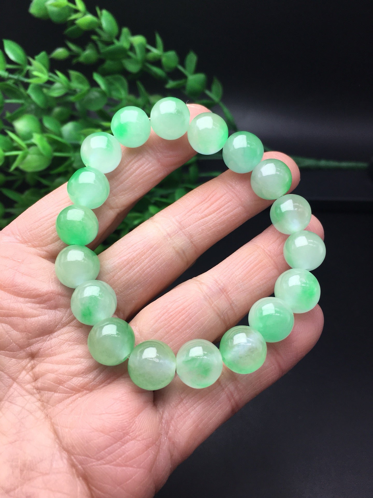 Ice floating green round bead jade necklace bracelet set of two pieces