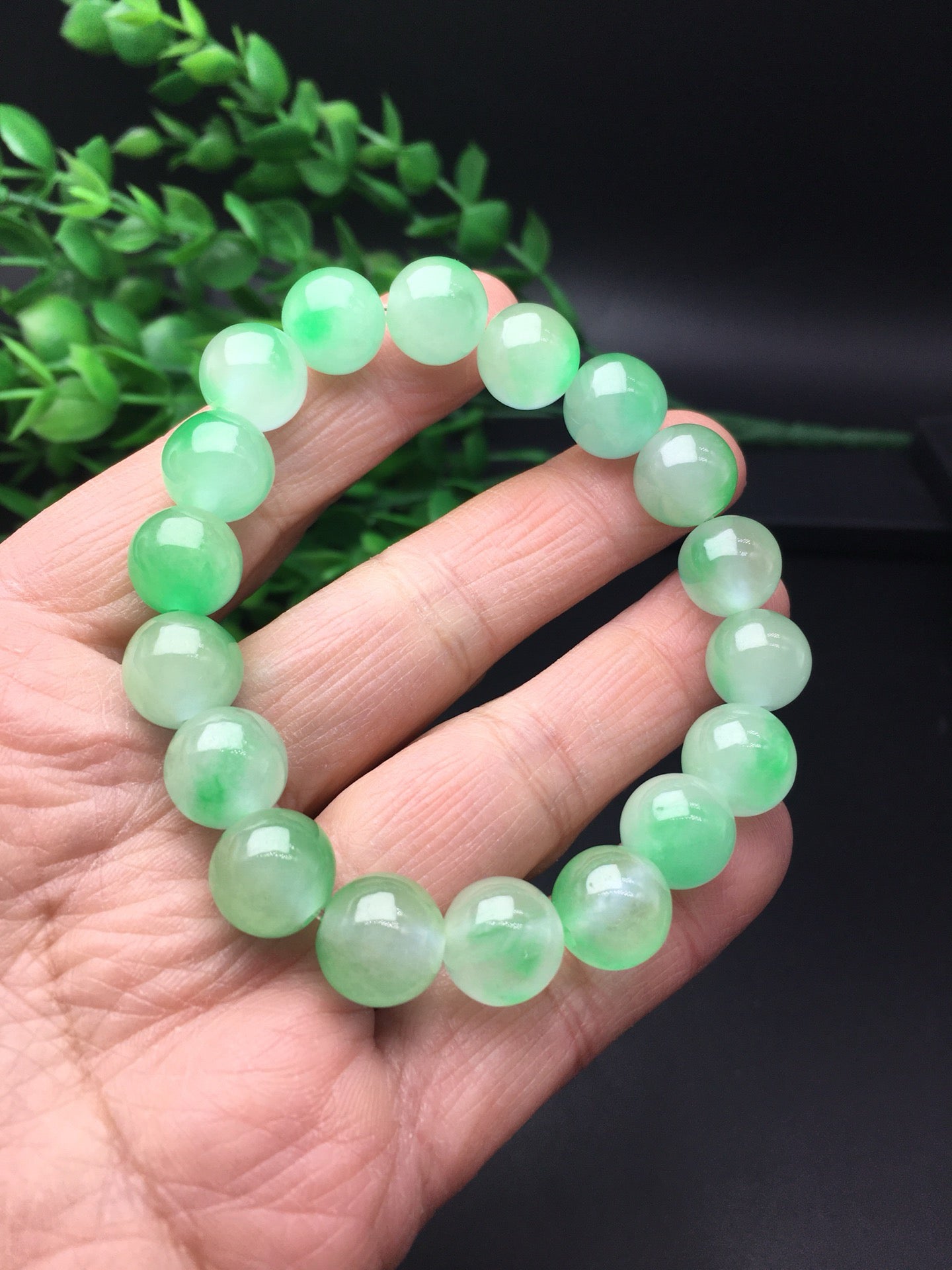 Ice floating green round bead jade necklace bracelet set of two pieces