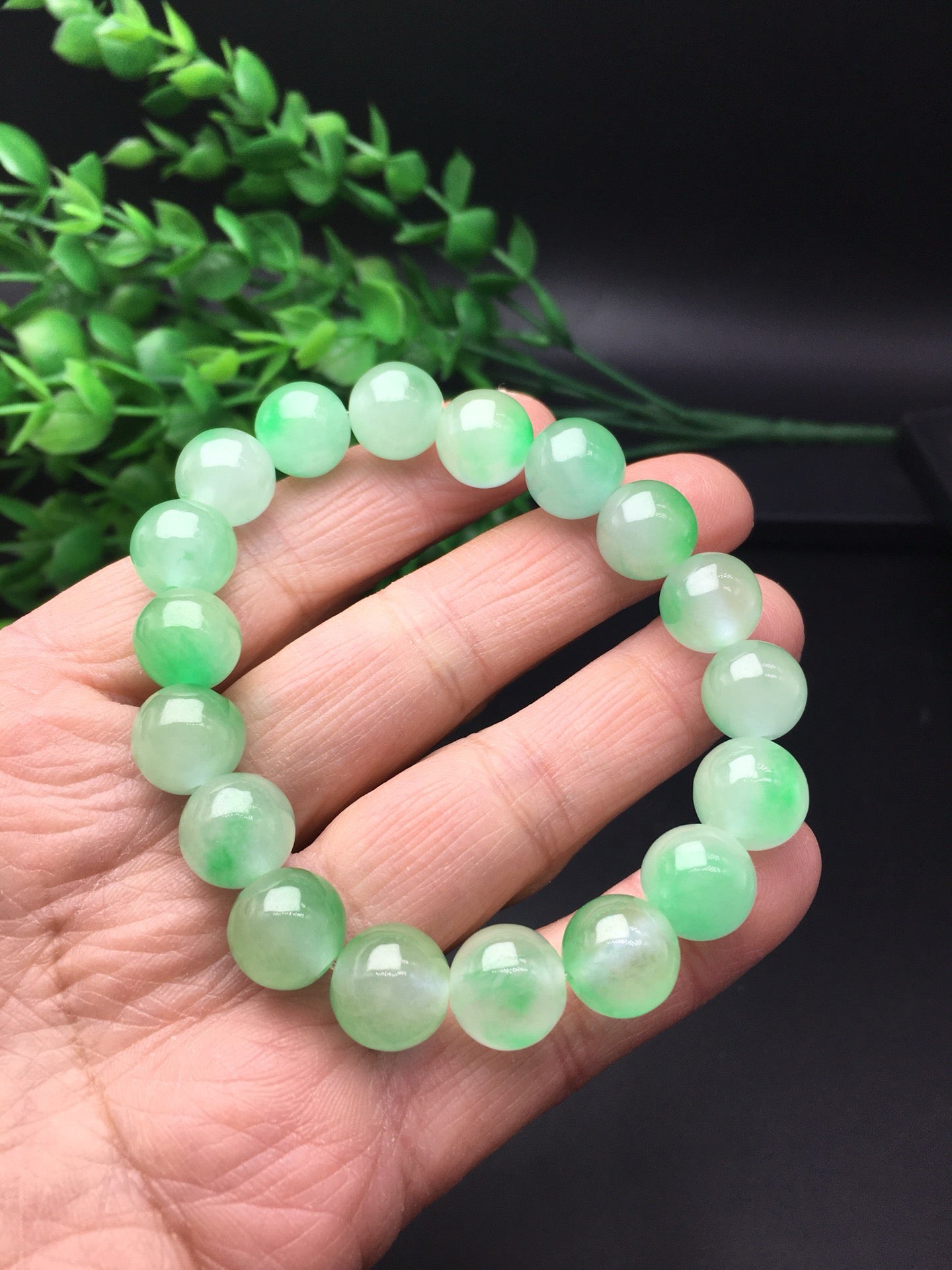 Ice floating green round bead jade necklace bracelet set of two pieces