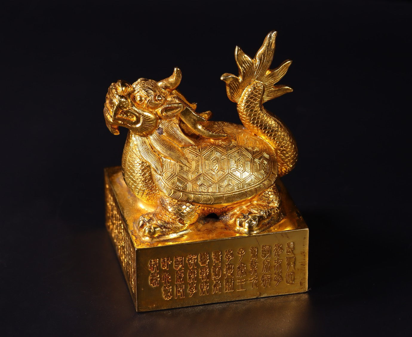 A box of Chinese antiques handcrafted with copper gilded high relief carving and carving of the "Thirteen Taibao" seal