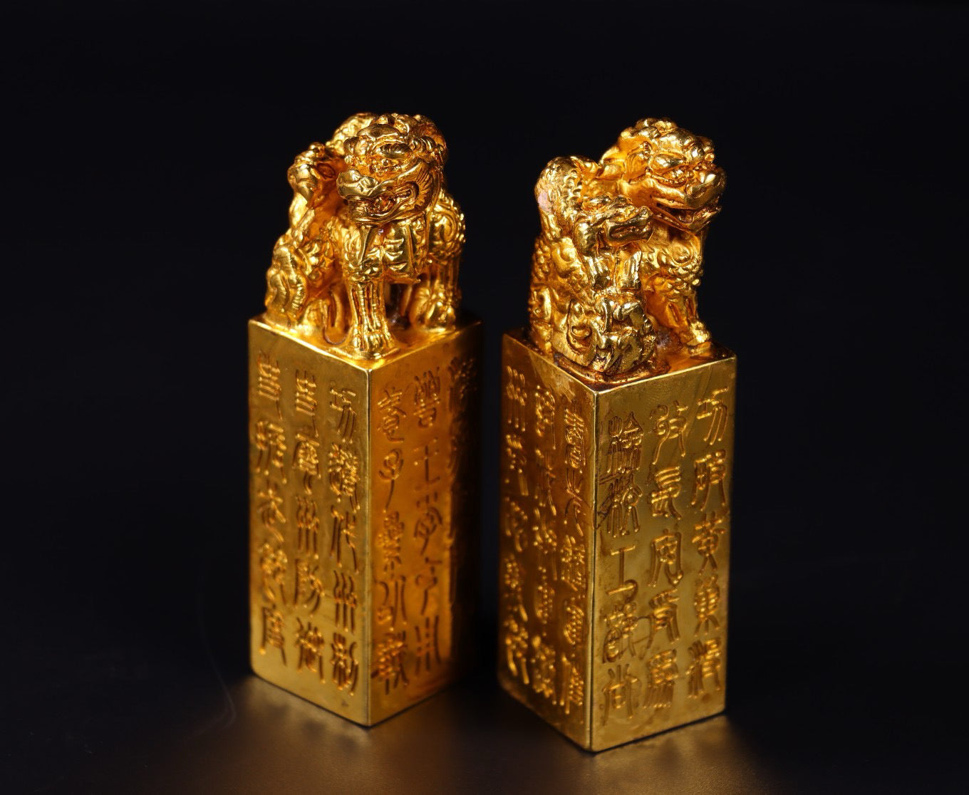 A box of Chinese antiques handcrafted with copper gilded high relief carving and carving of the "Thirteen Taibao" seal