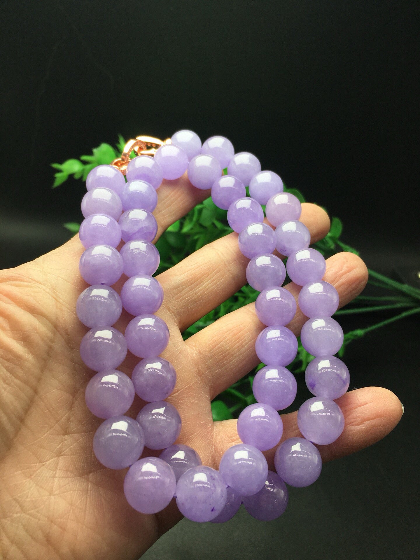 Violet round bead necklace