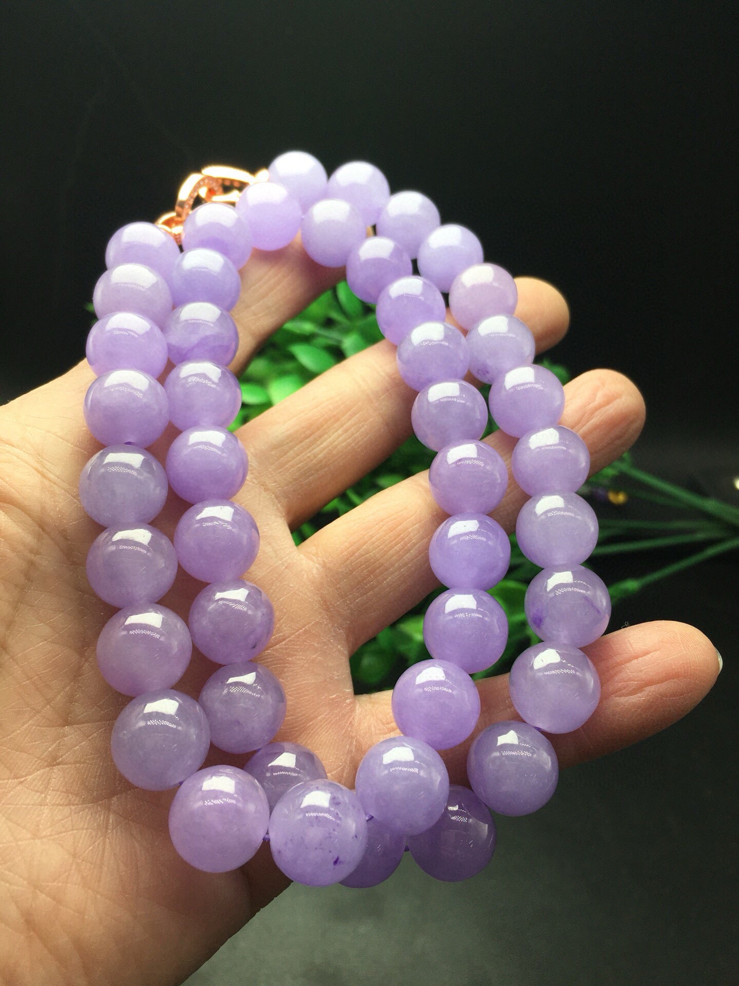 Violet round bead necklace