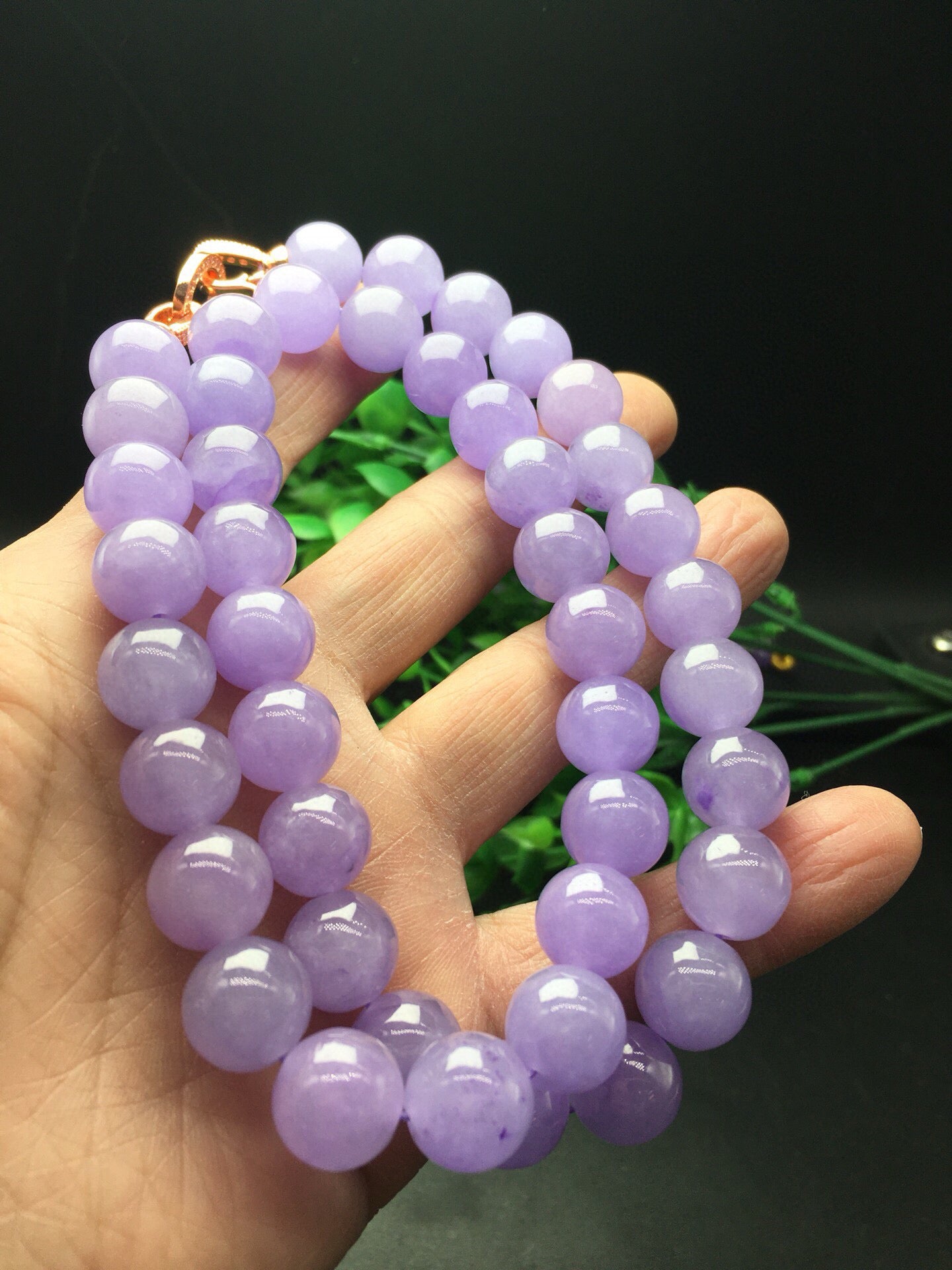 Violet round bead necklace