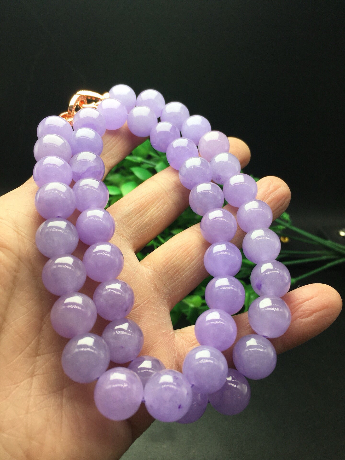 Violet round bead necklace